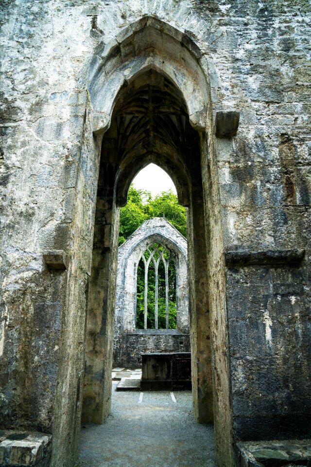 Ruin ireland old building