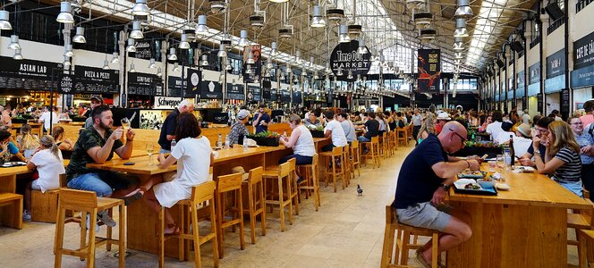 Hall market restaurants