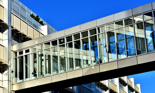 Connection architecture window