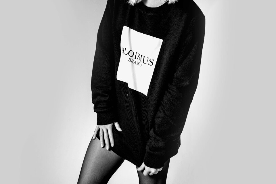 Monochrome sweatshirt oversized