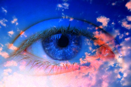 Eyeball eyelashes woman