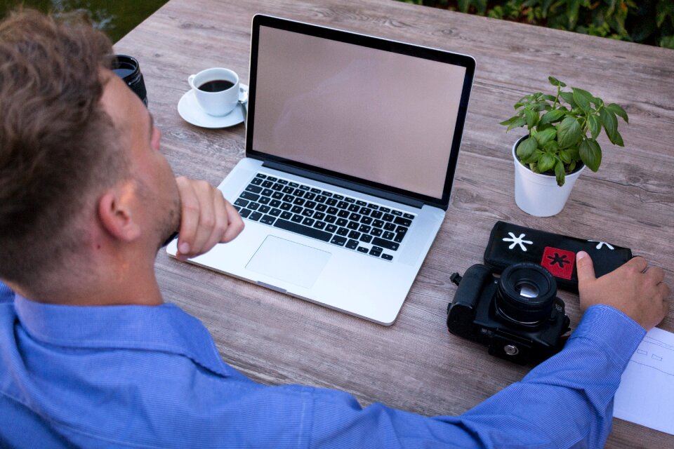 Laptop considering multimedia