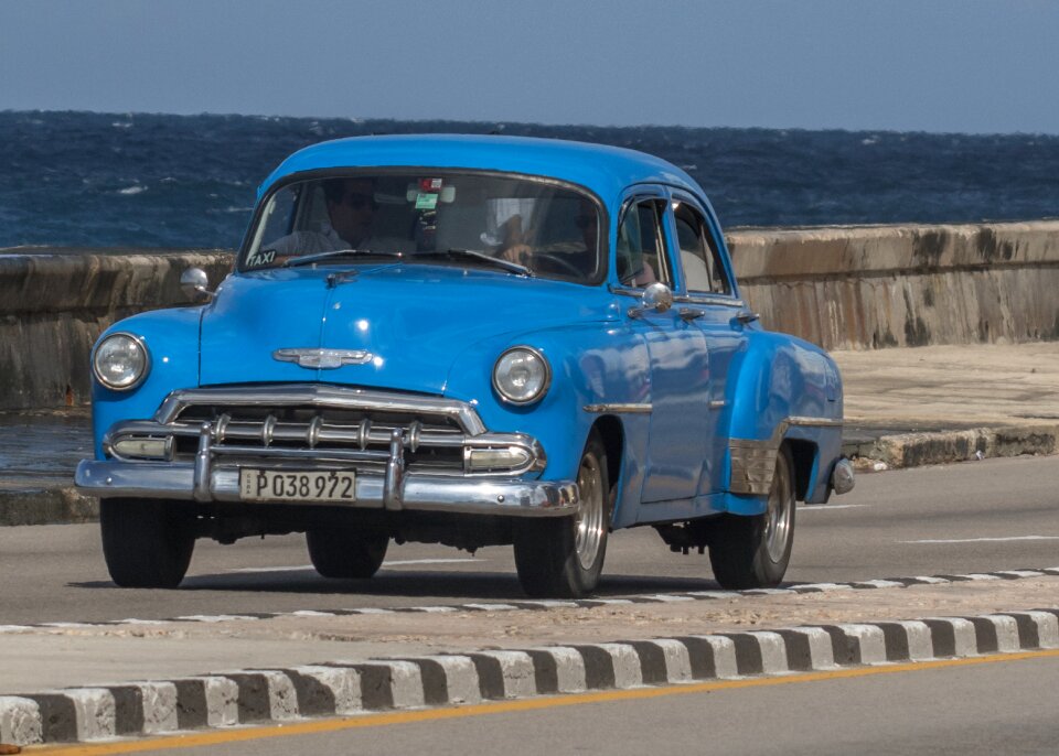 Malecon classic car