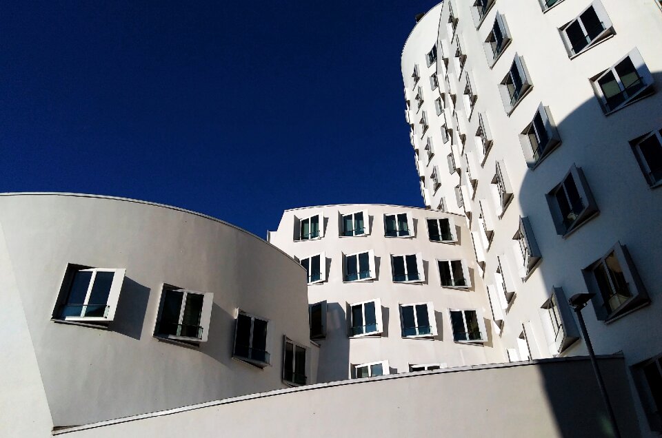 Building modern facade