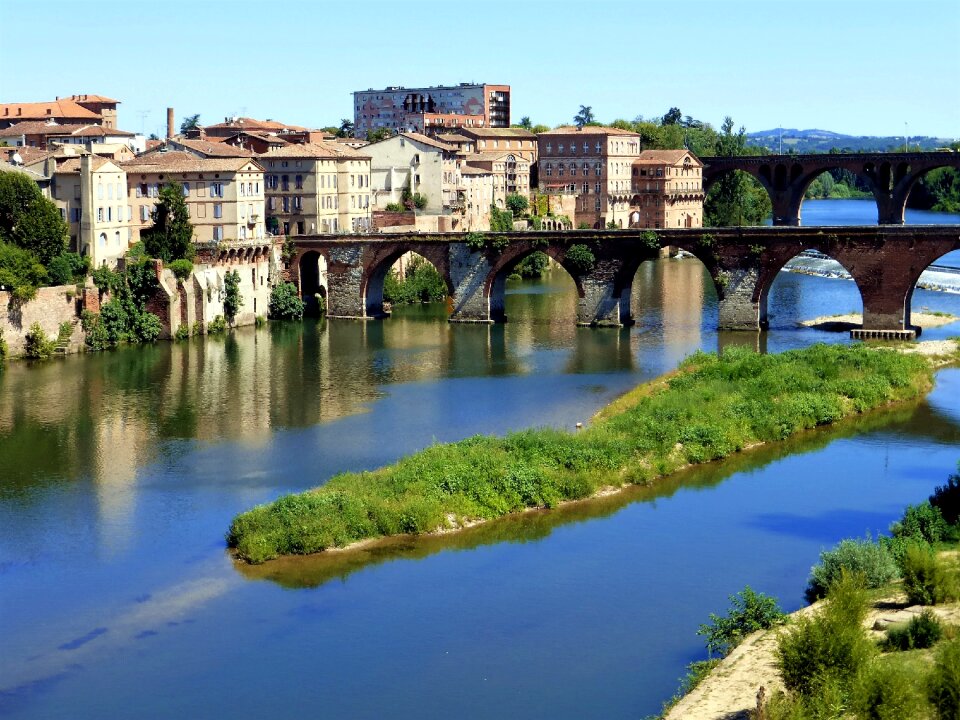 City body of water river