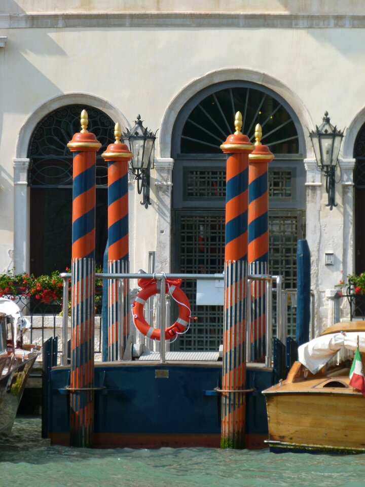 Italy canale grande houses