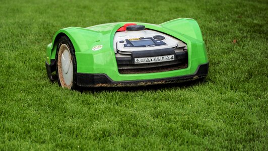 Green mow robot photo