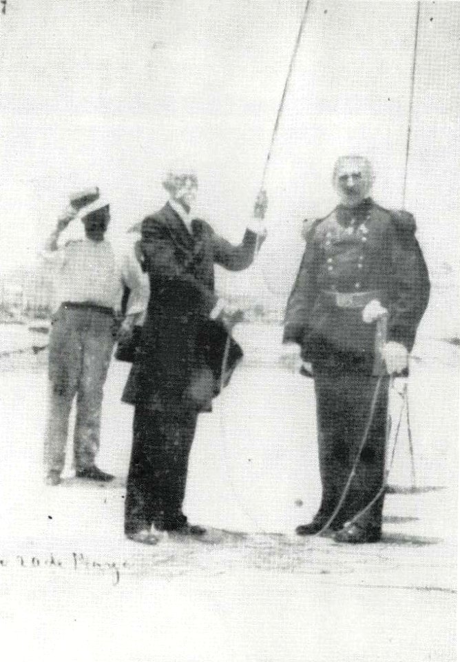 Izando la bandera cubana en el Palacio Presidencial 1902