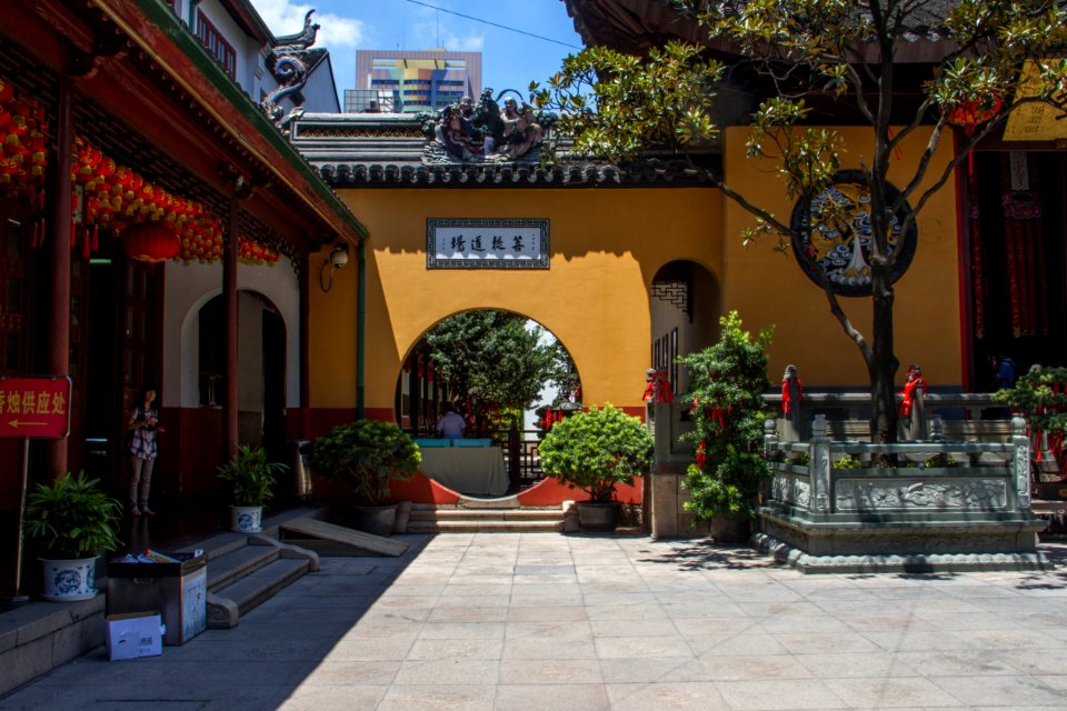 Jade Buddha Temple 01