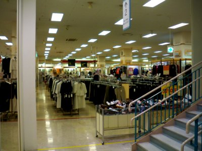 Interior of JUSCO Shingu Shopping Center 20100213h