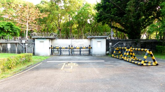 Inside of Closed Right Side Gate of Former ROCAF Headquarters 20140405