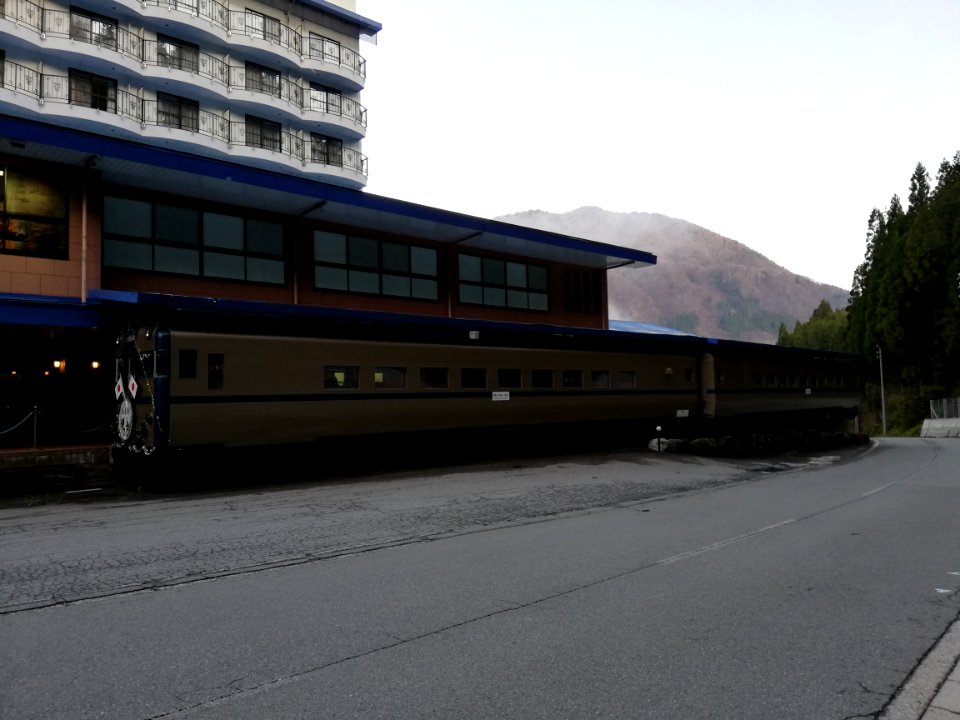 JNR Class Kiha 27 ‘急行 - 奥飛騨 - 焼岳 - Okuhida Express’ (21050305283)