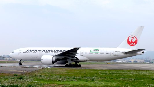 Japan Airlines Boeing 777-246ER JA707J Departing from Taipei Songshan Airport 20150221e