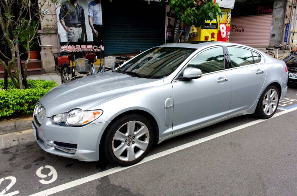 Jaguar XF Parked at Minsheng East Road Section 5, Taipei 20141019