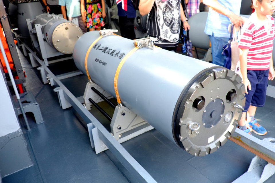 No.2 Wan Xiang Bottom Mine Display at ROCN Ho Zhong (LCU-484) 20151024b