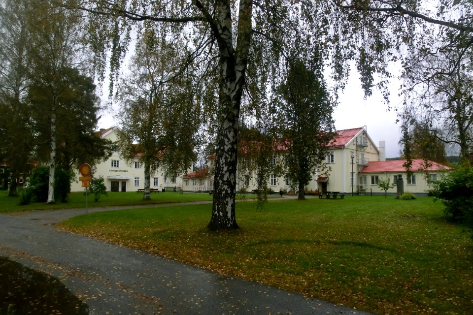 Hola folkhögskola