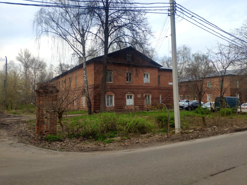Horse yard in Vinogradovo - 2021-05-02 - p1