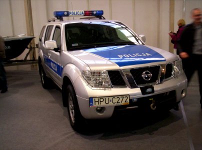 Nissan Pathfinder (R51) police front Poznan 2011