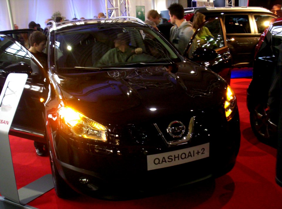 Nissan Qashqai+2 front Poznan 2011