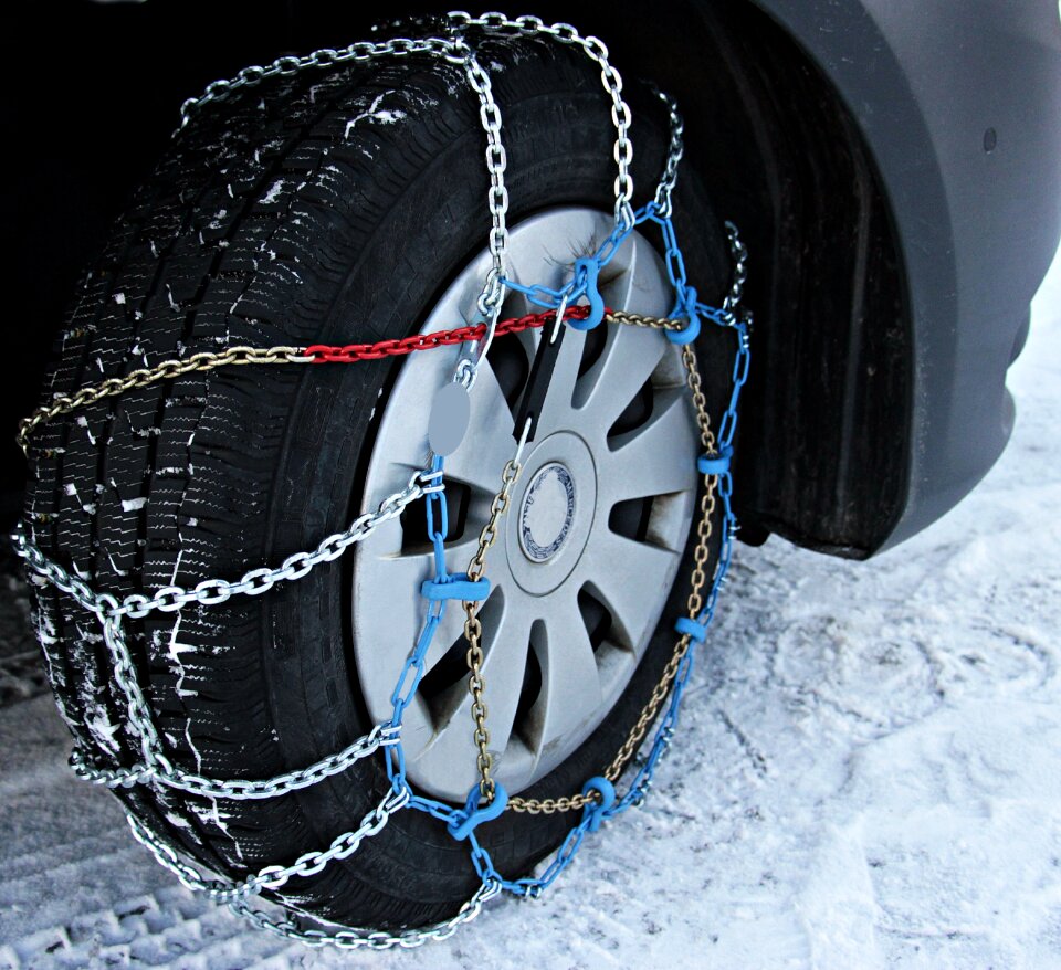 Wintry snowy auto