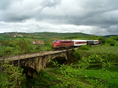 Klina river bridge train2 photo