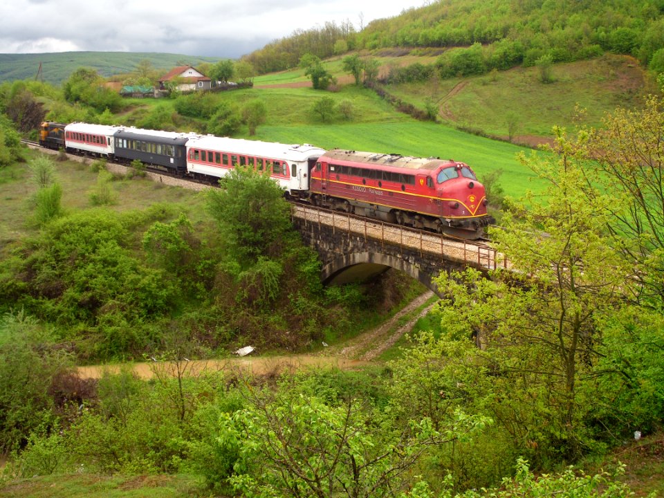 Klina bridge train