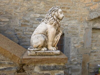 Travel architecture lion