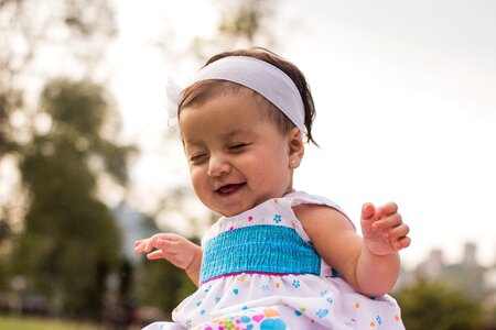 Child head band dress photo