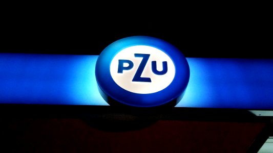 Neon PZU nad odziałem w Tomaszowie Mazowieckim
