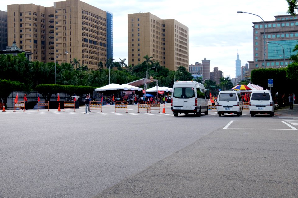 Ketagalan Blvd before Parade Opening 20160612Fa