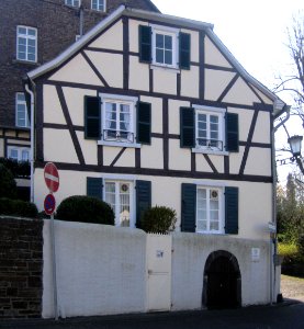 Kirchplatz 5