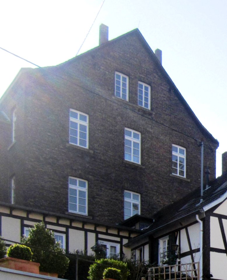Kirchplatz 6;