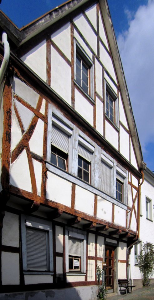 Kirchstraße 5