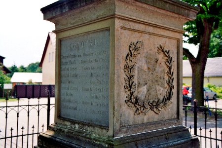 Kriegerdenkmal Straupitz 4