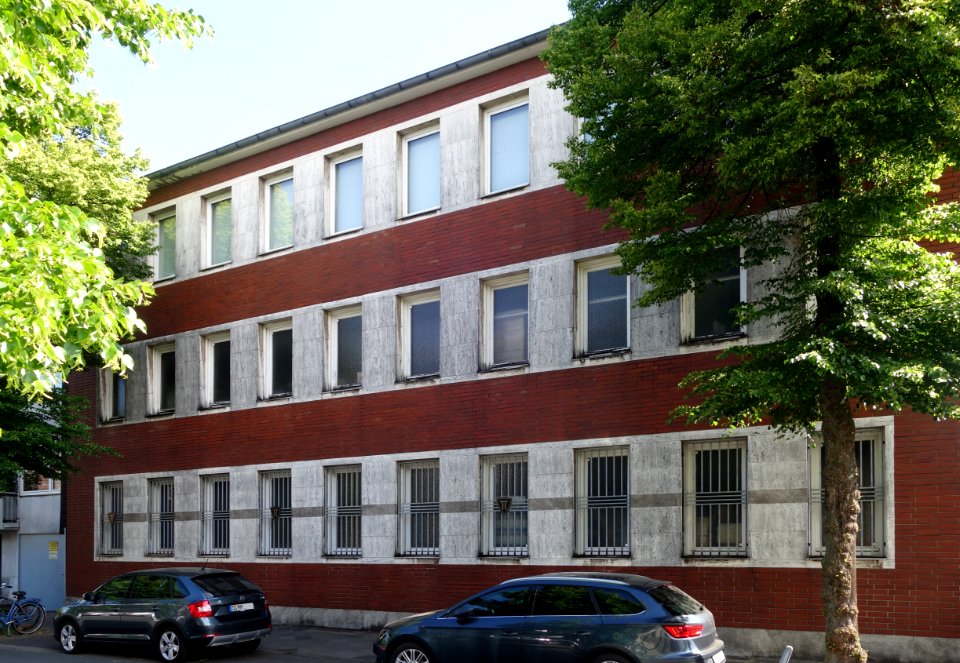 Niederkasseler Straße 106, Düsseldorf 19. Mai 2020 (2)