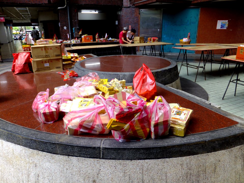 Joss Paper Stack on Stone Stage 20120825