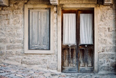 Door window architecture