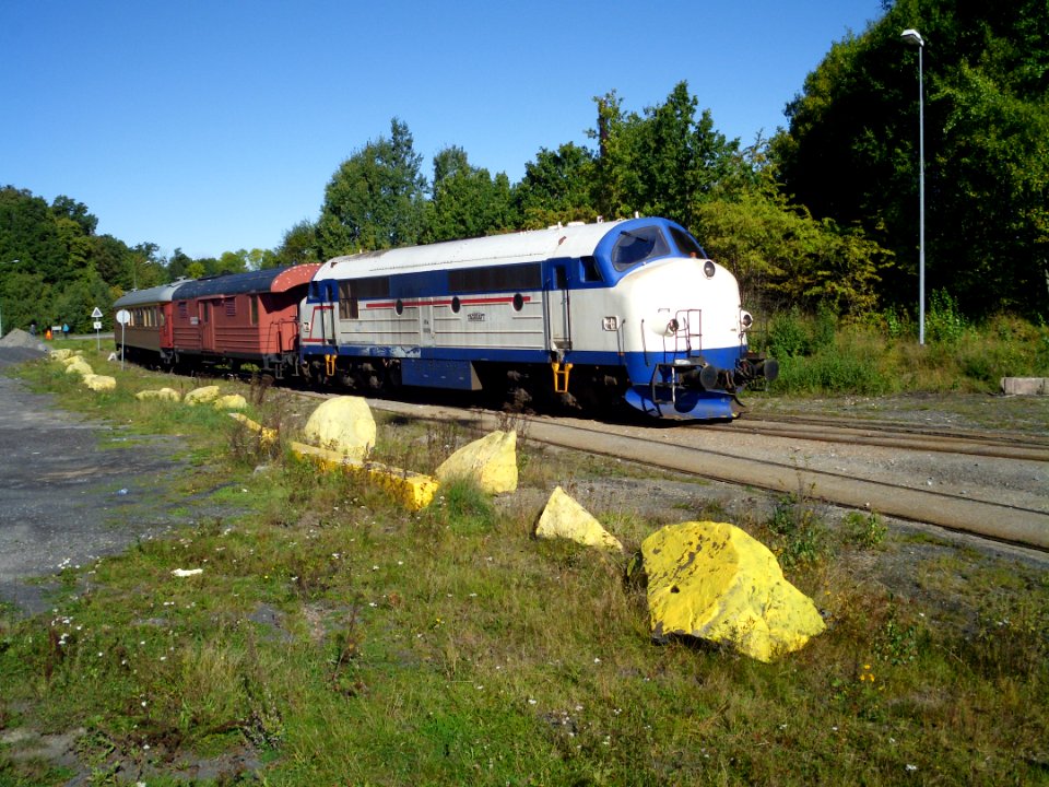 Karlshall business track