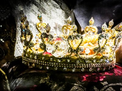 Luxury golden king