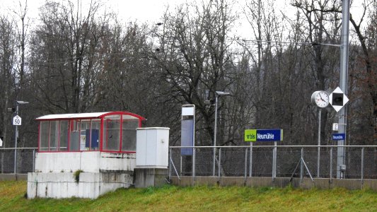 Neumühle railway station