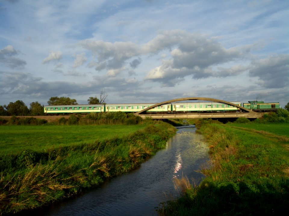 Orz bridge tourist train