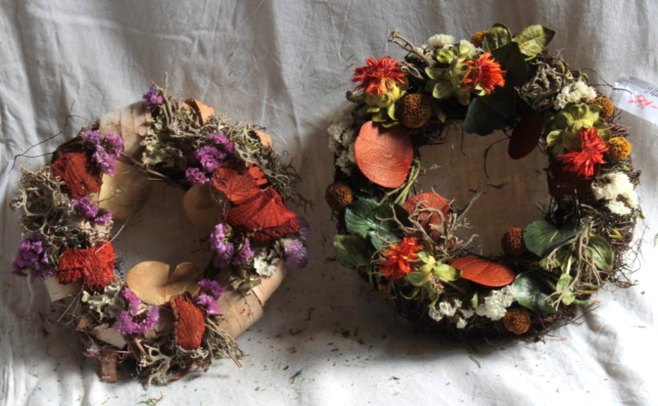 Funeral wreath 09 27 1468u
