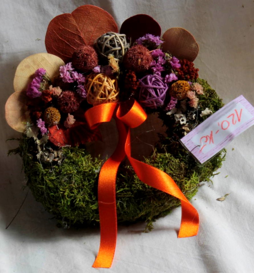 Funeral wreath 09 27 1476u