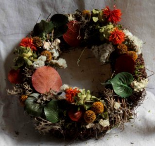 Funeral wreath 09 27 1465u