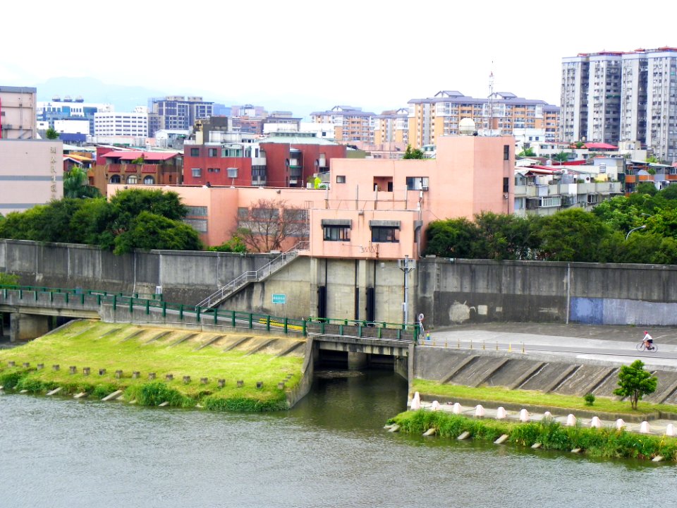Fuyuan Pumping Station Birdview from Minquan Bridge 20110925
