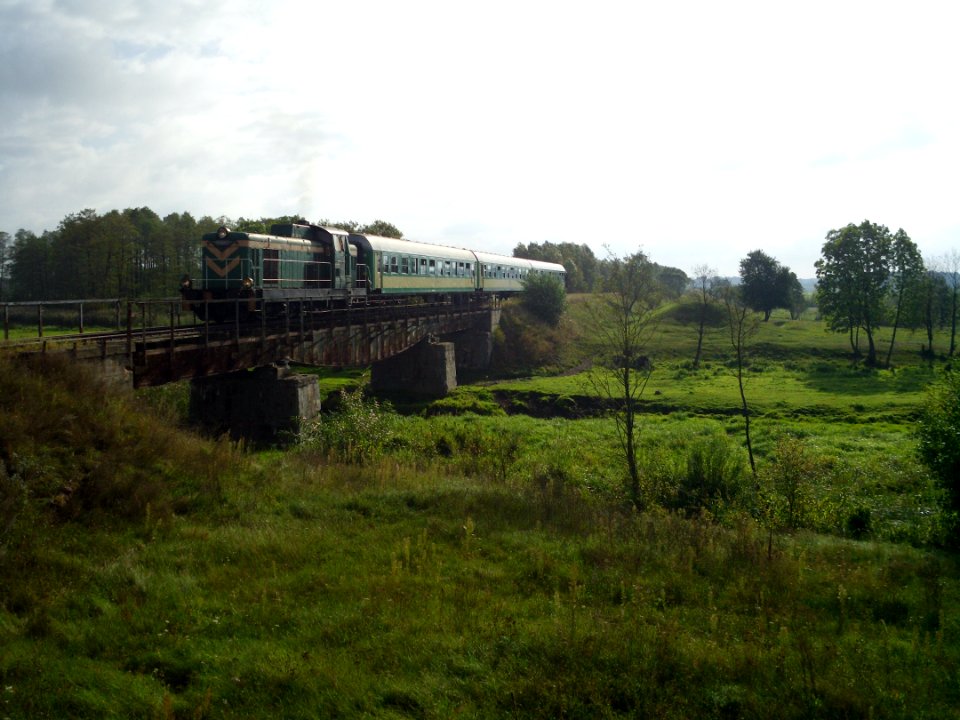 Gac bridge tourist train