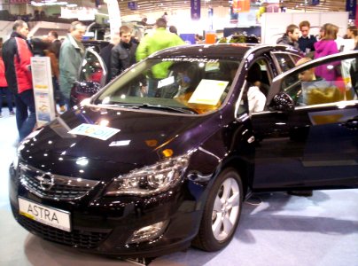 Opel Astra J Sports Tourer front Poznan 2011