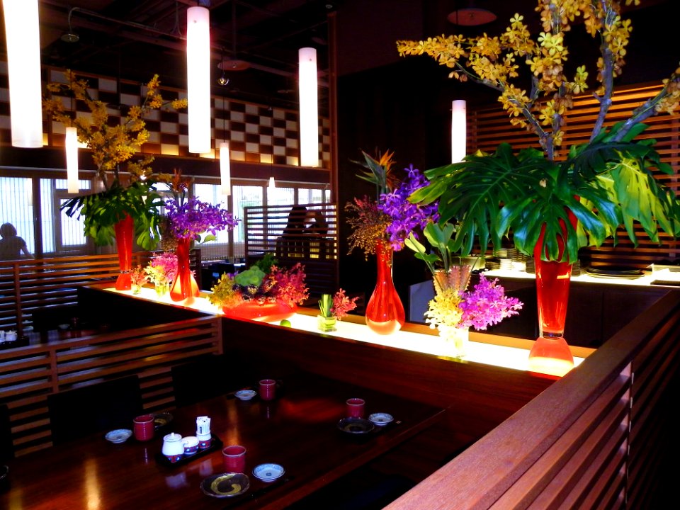 Open Tables in Ton Sushi 20100808
