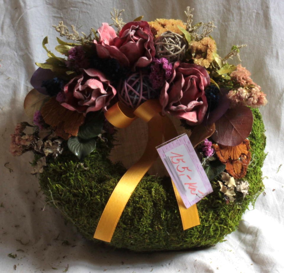 Funeral wreath 09 27 1456u
