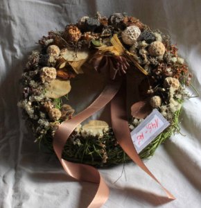 Funeral wreath 09 27 1443u